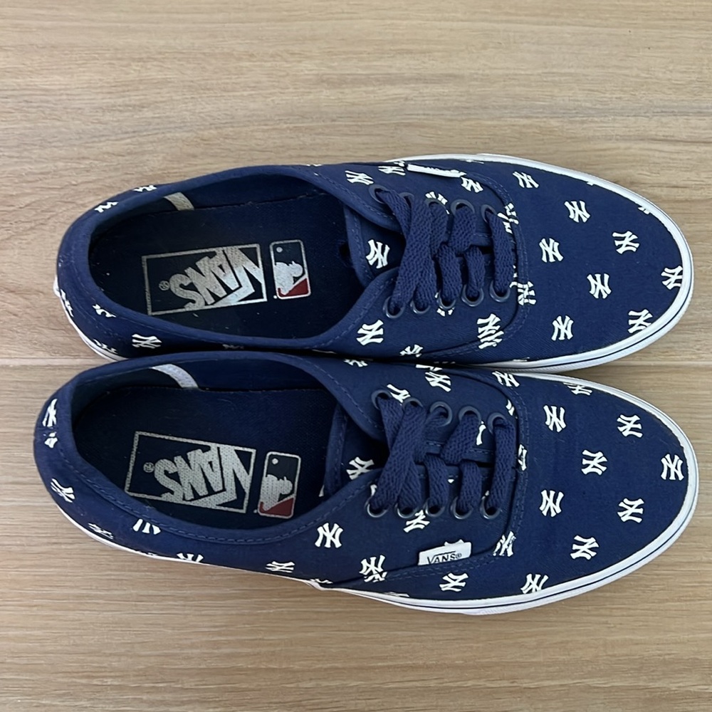 VANS x NY YANKEES Authentic Sneaker Shoes NEW YORK MLB BASEBALL Sz M-6.5 W-8.0 - Picture 5 of 6